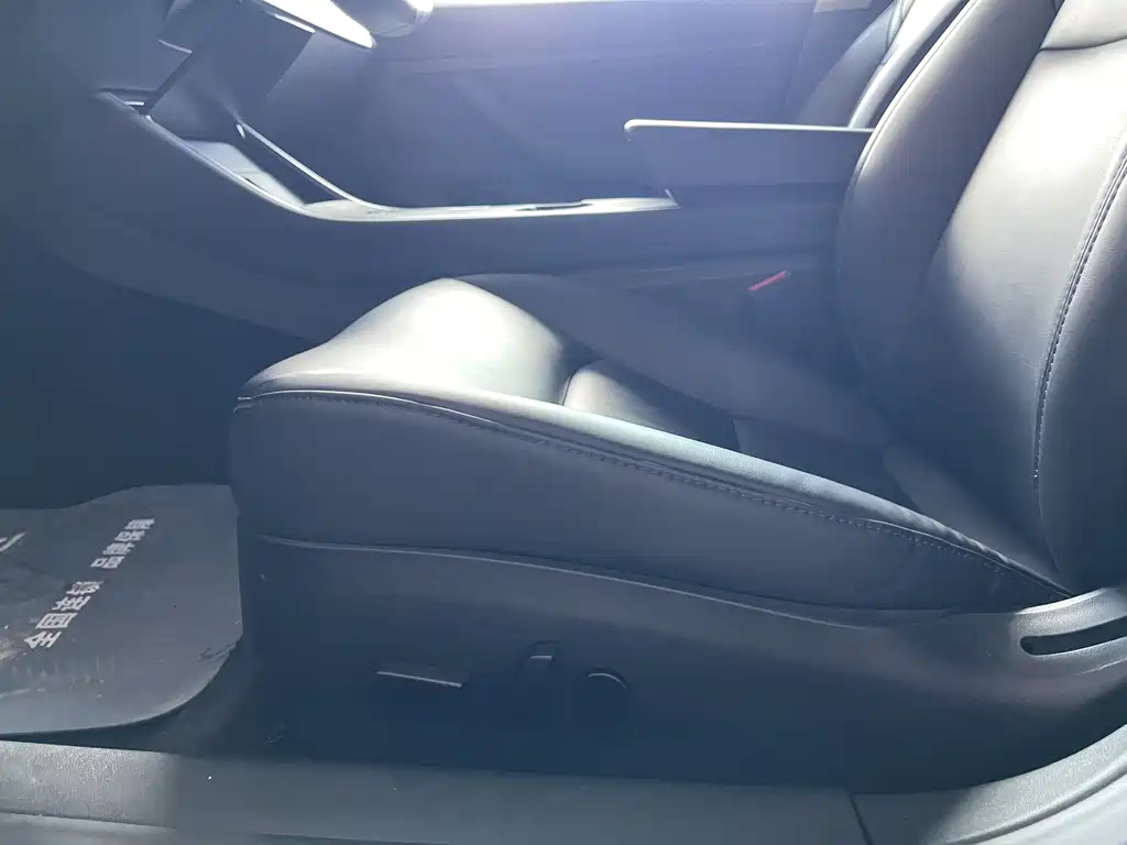Tesla Model 3 — миниатюра 30