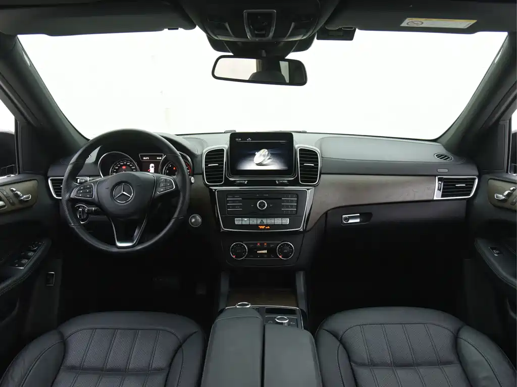Mercedes-Benz GLE (Import) — миниатюра 11