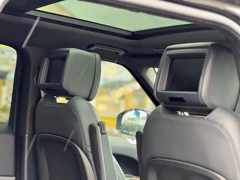 Land Rover Sport PHEV — миниатюра 15