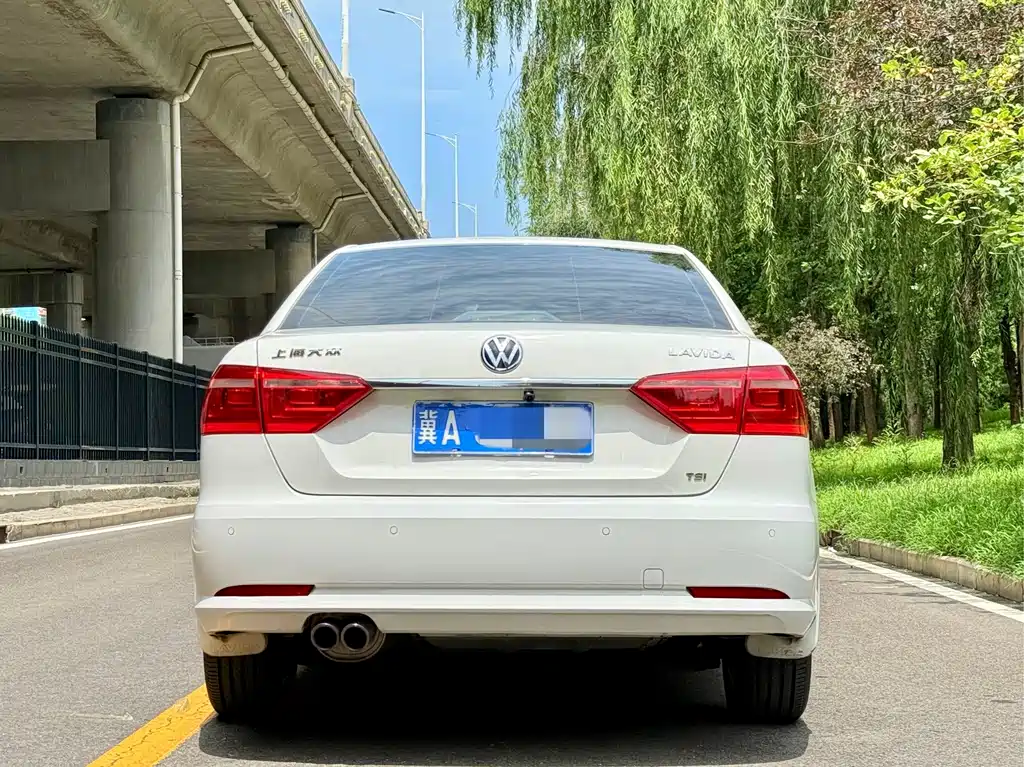 Volkswagen Lavida — миниатюра 4