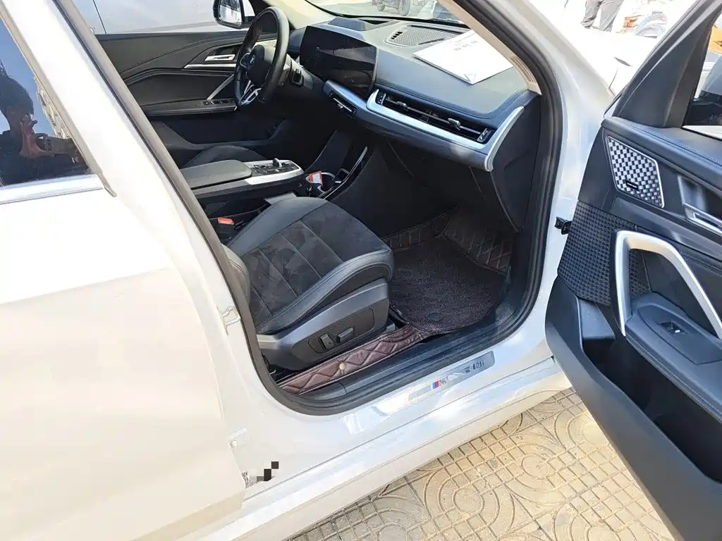 BMW iX1 — миниатюра 18