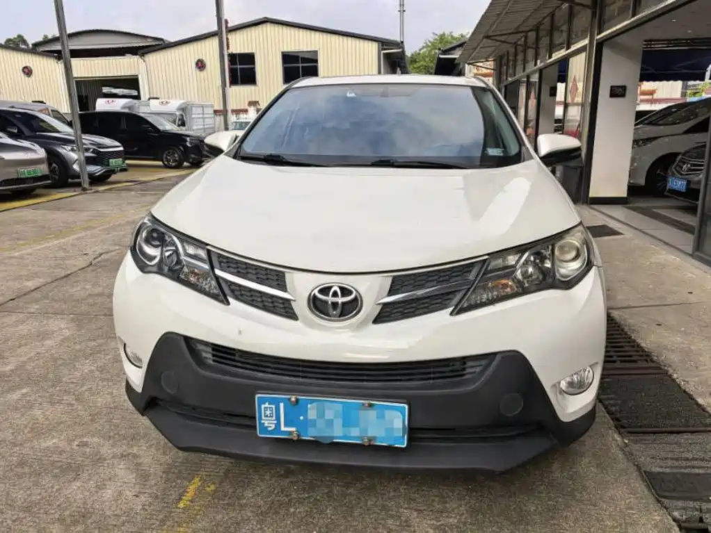 Toyota RAV4 — миниатюра 11