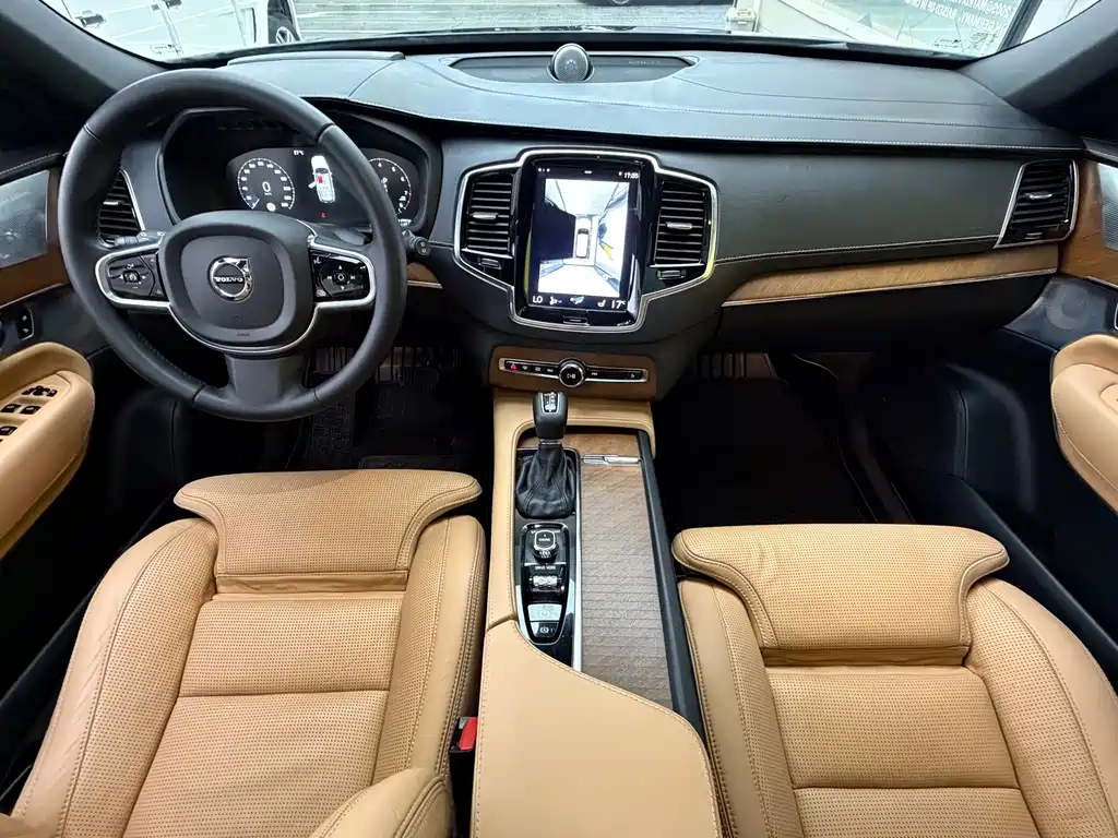 Volvo XC90 — миниатюра 10