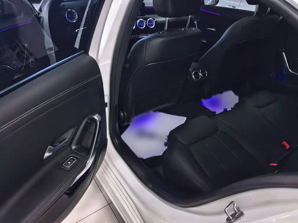 Mercedes-Benz A-Class — миниатюра 11