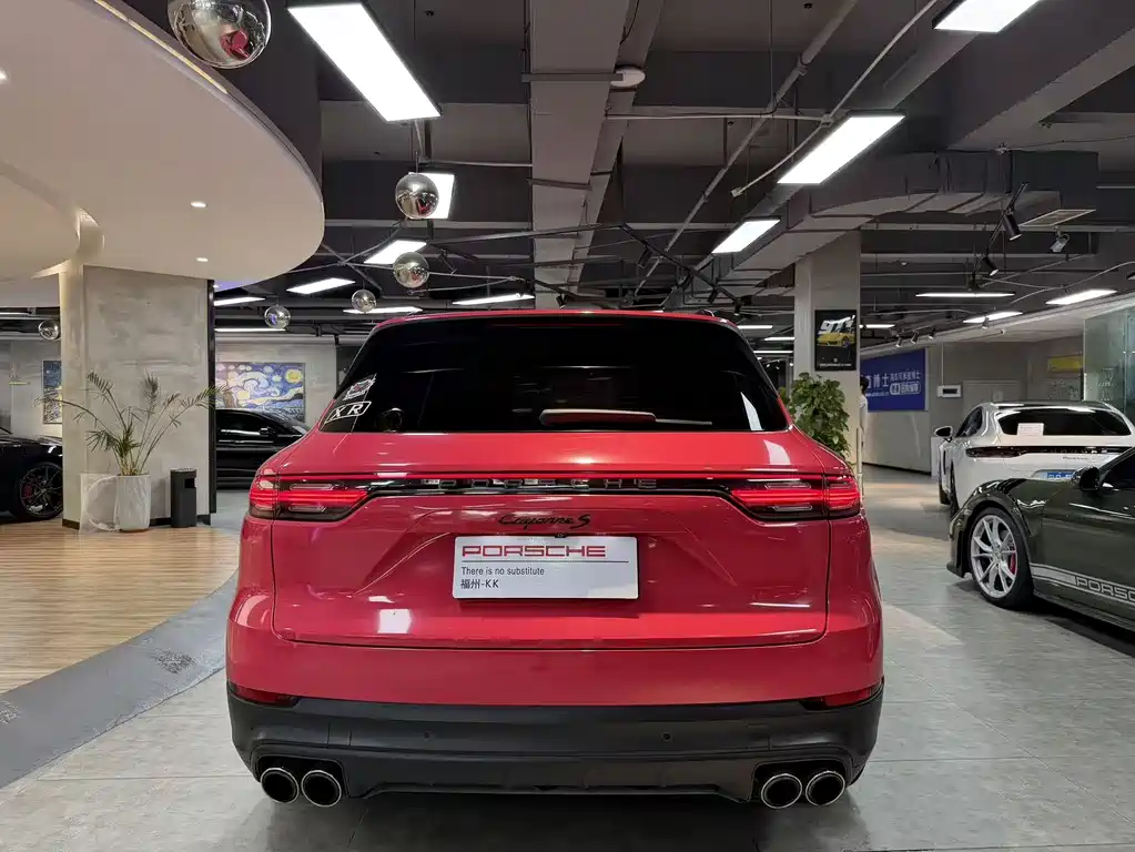 Porsche Cayenne — миниатюра 8