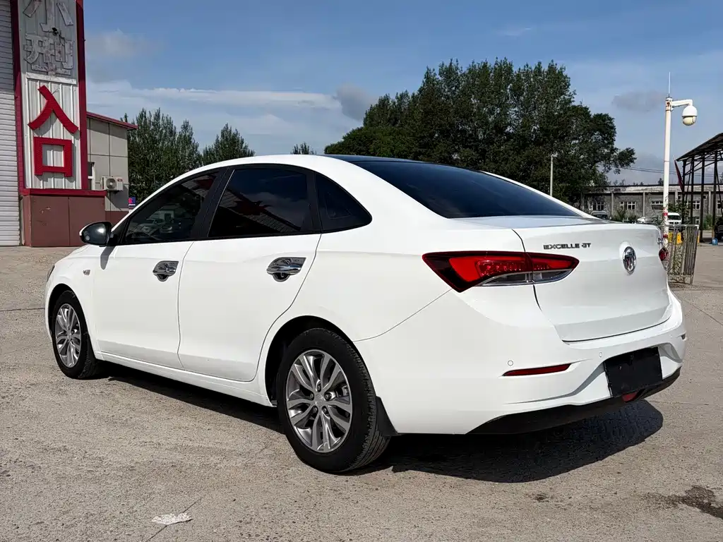 Buick Excelle — миниатюра 9