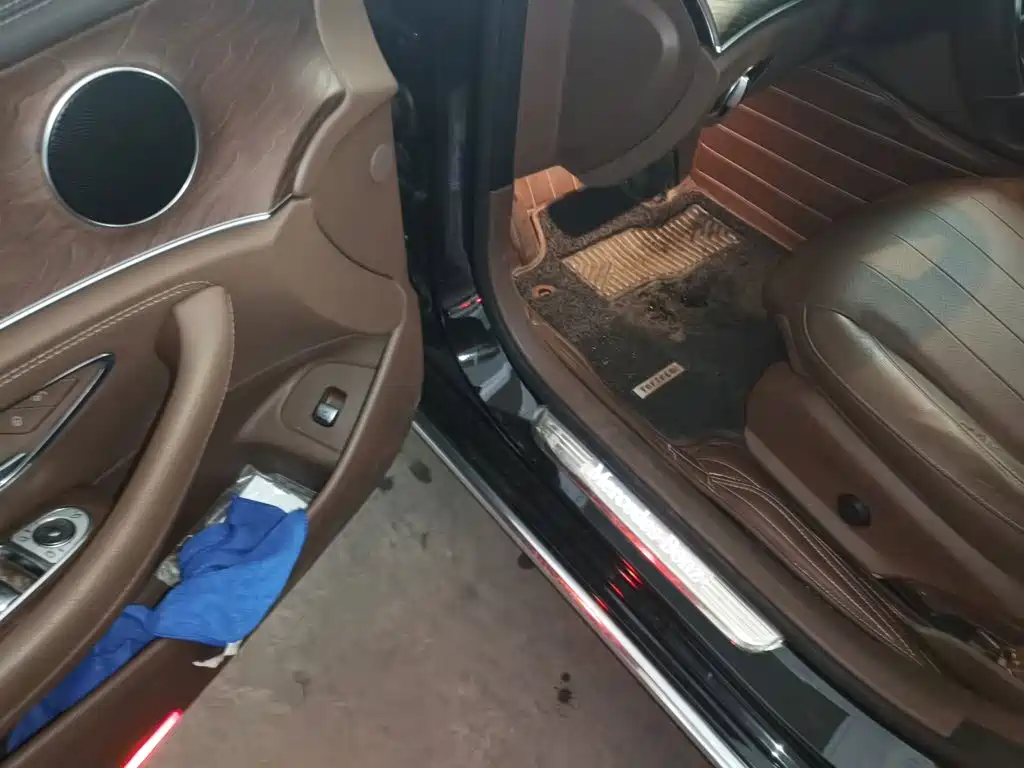 Mercedes-Benz E-Class — миниатюра 14