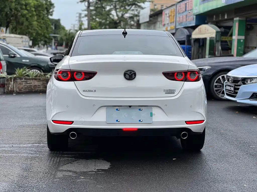 Mazda 3 Axela — миниатюра 8