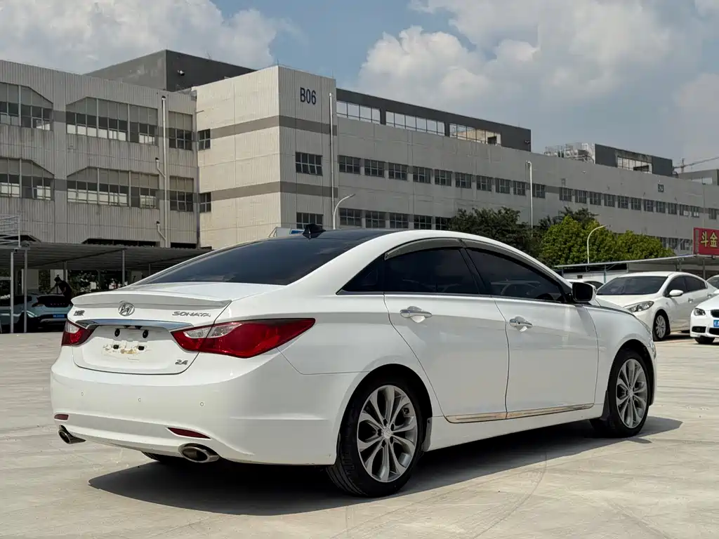 Hyundai Sonata — миниатюра 5
