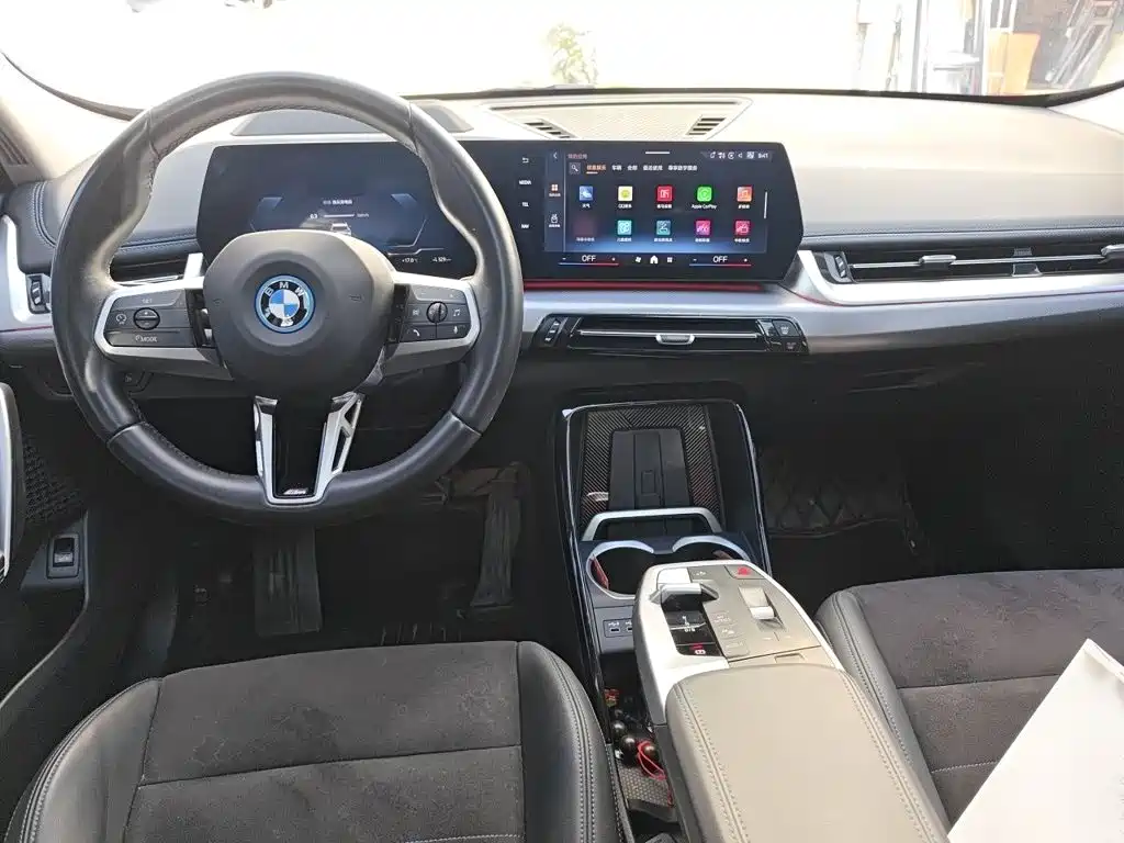 BMW iX1 — миниатюра 13