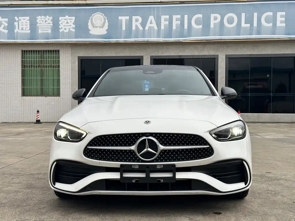 Mercedes-Benz C-Class — миниатюра 2