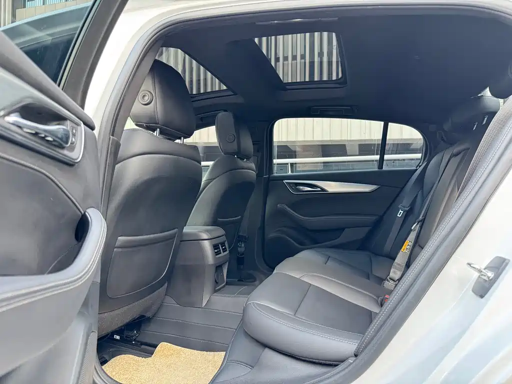 Cadillac CT5 — миниатюра 16
