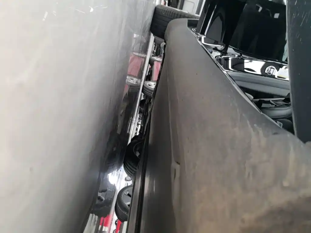 Tesla Model Y — миниатюра 21