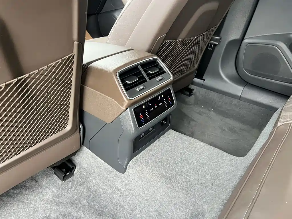 Audi A7L — миниатюра 10