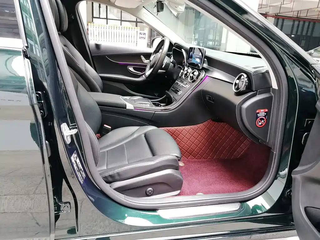 Mercedes-Benz C-Class — миниатюра 11
