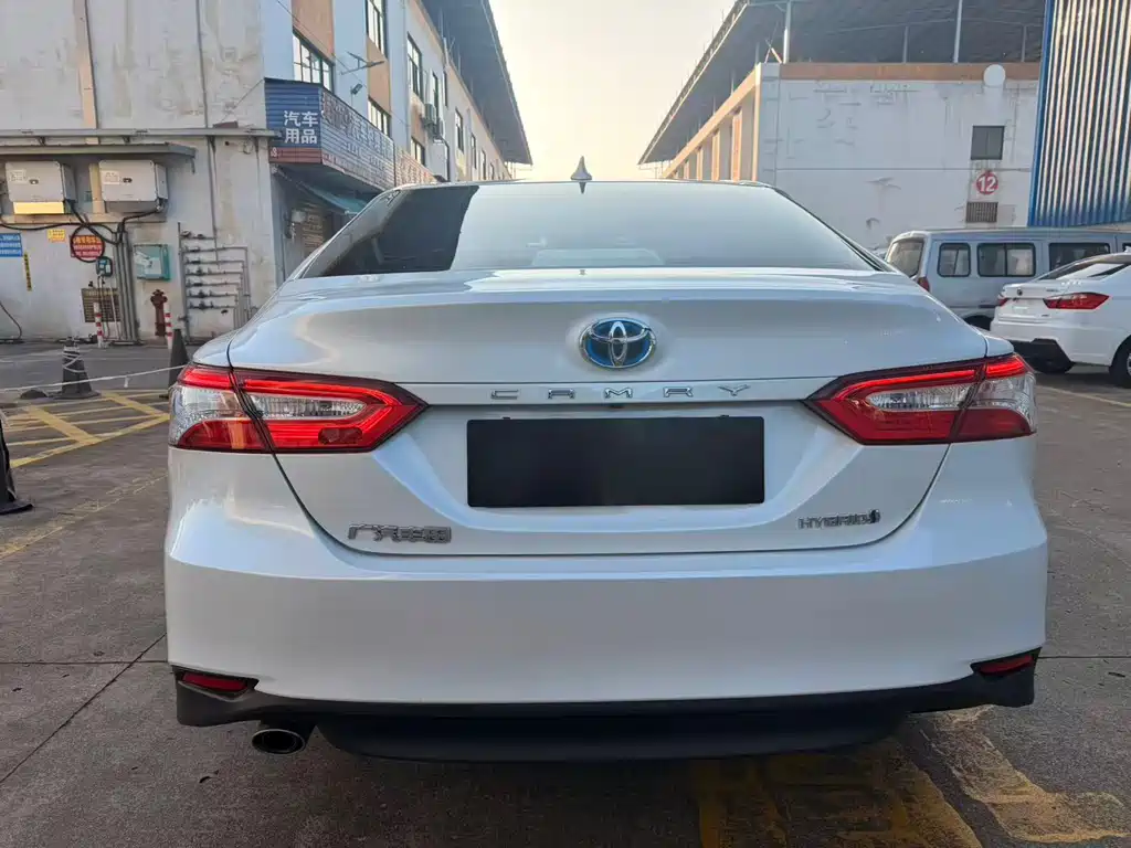 Toyota Camry - фото 8