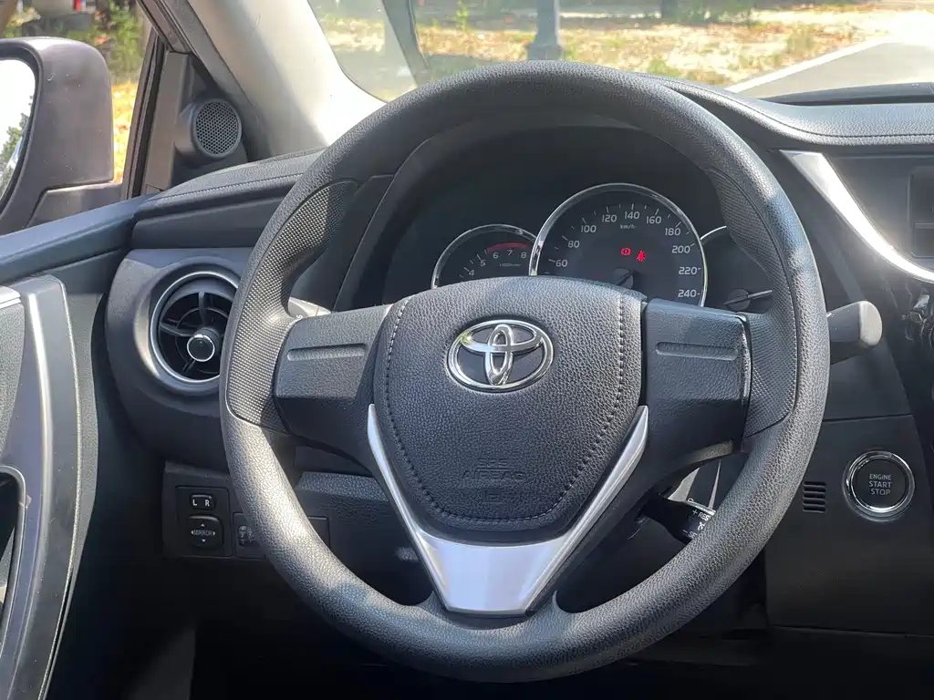Toyota Corolla — миниатюра 12