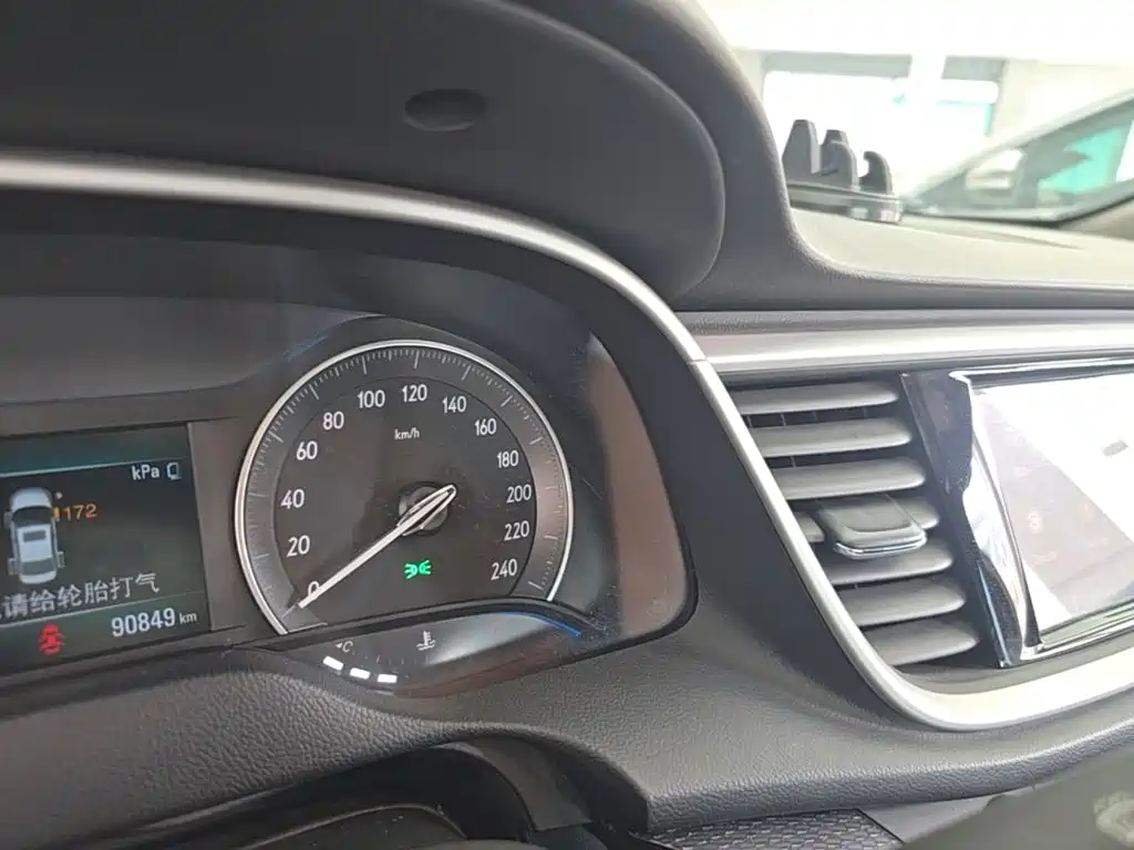 Buick Excelle — миниатюра 12