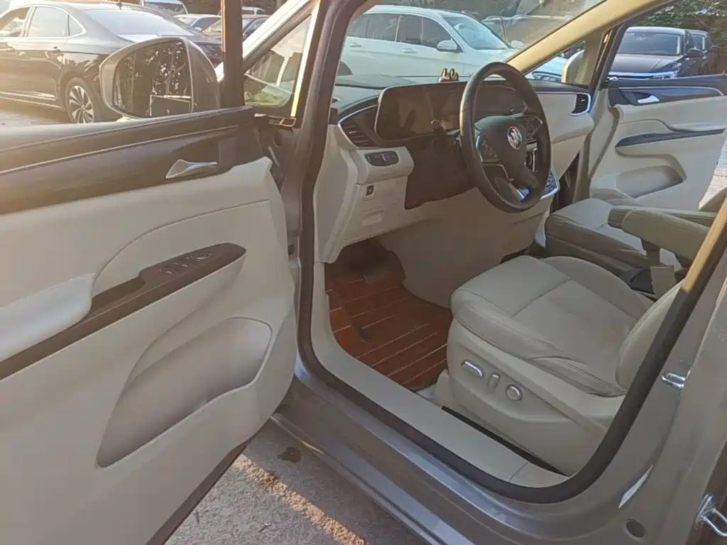 Buick GL8 — миниатюра 16