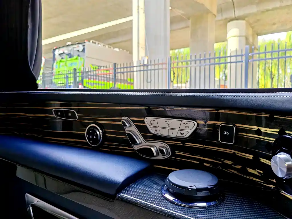 MERCEDES-BENZ V CLASS