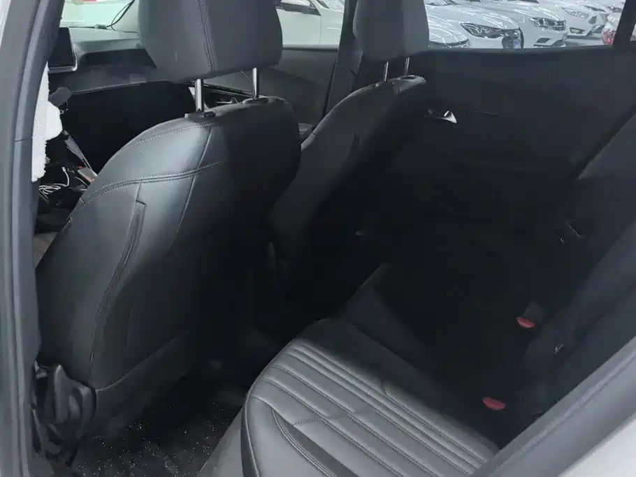 Peugeot 2008 — миниатюра 11