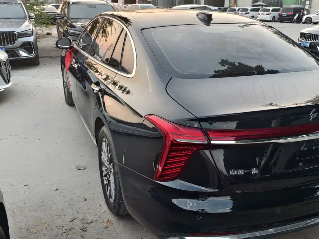 Hongqi Hongqi H5 — миниатюра 6
