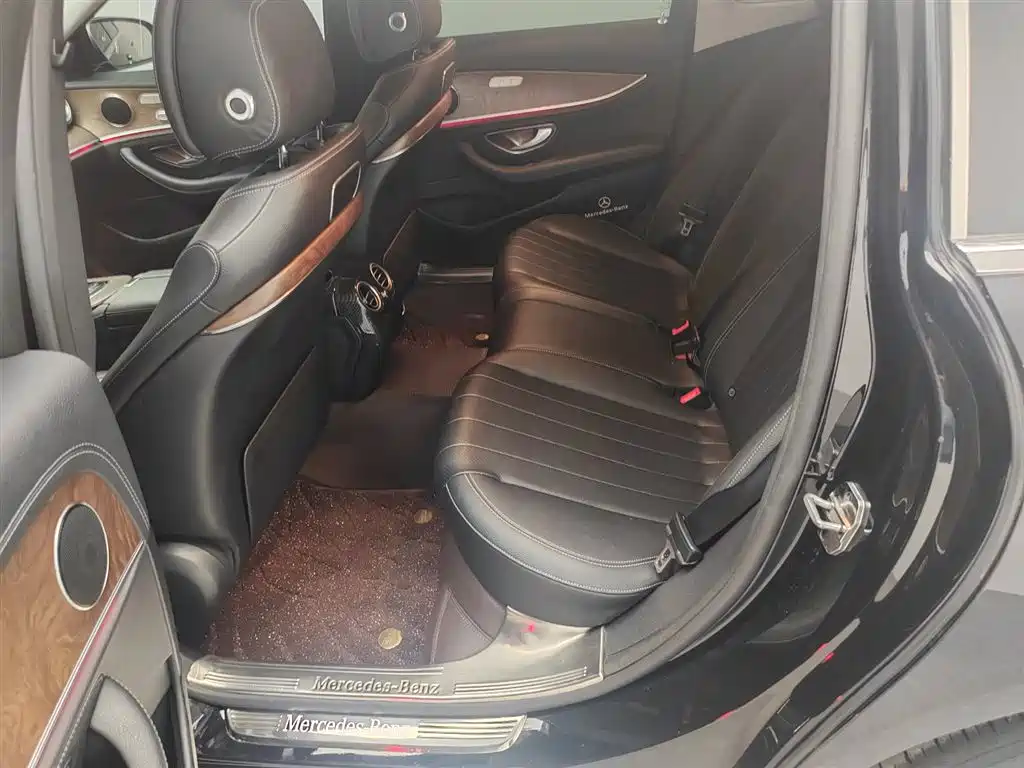 Mercedes-Benz E-Class — миниатюра 3