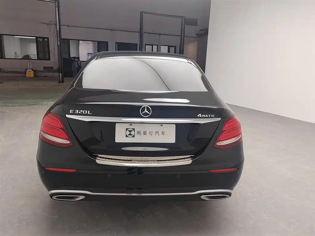 Mercedes-Benz E-Class — миниатюра 14