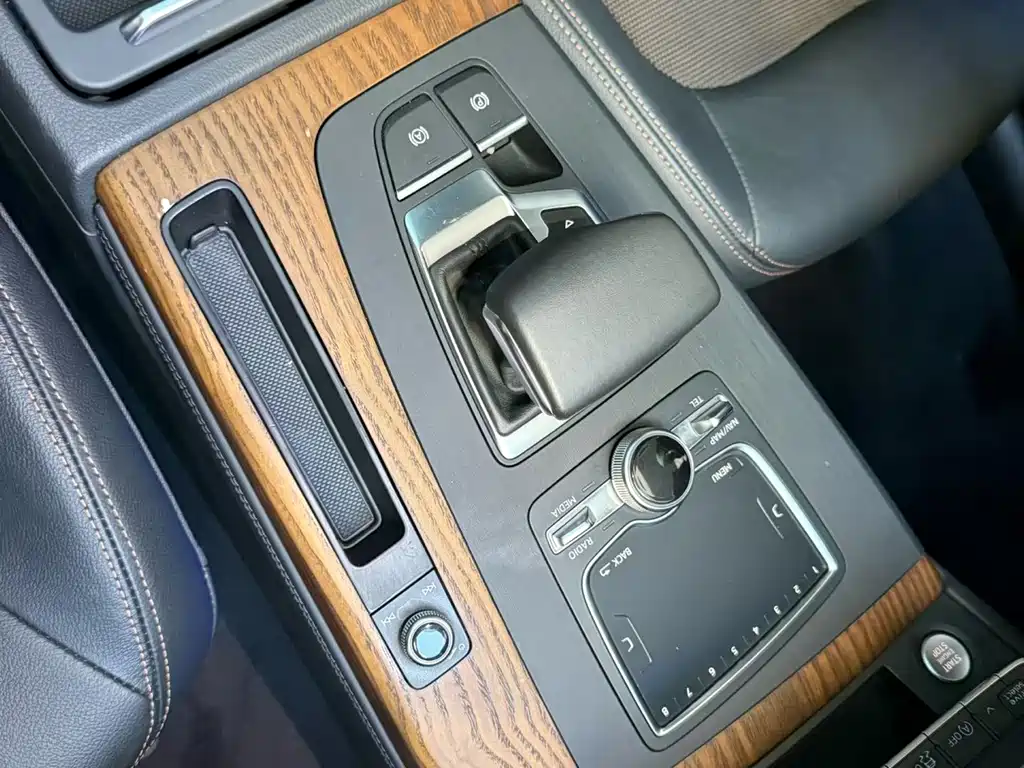 Audi Q5L — миниатюра 5