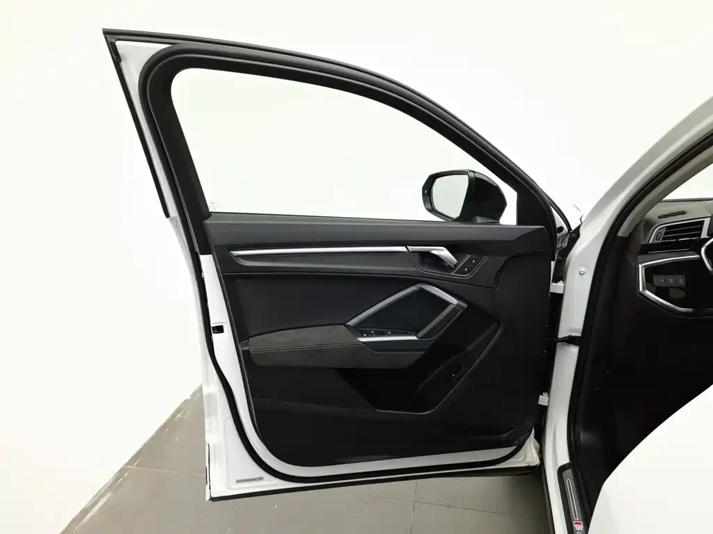 Audi Q3 Sportback — миниатюра 8