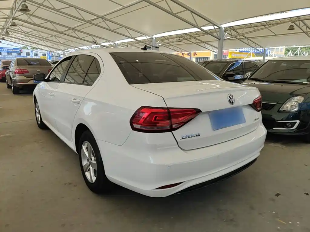 Volkswagen Lavida — миниатюра 5