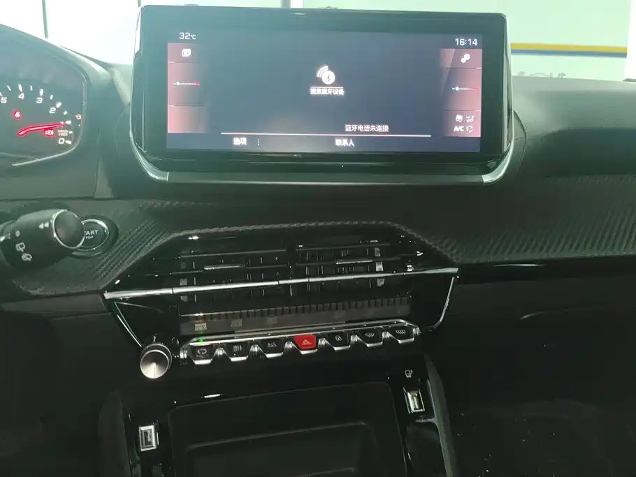 Peugeot 2008 — миниатюра 13