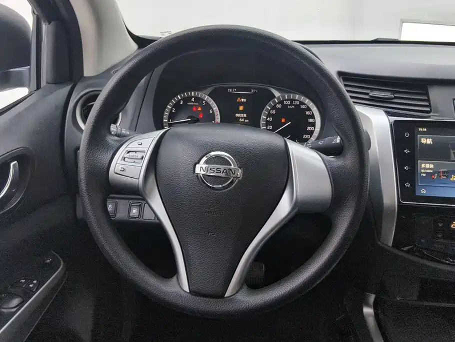 Nissan Terra — миниатюра 15