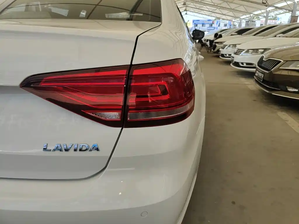 Volkswagen Lavida — миниатюра 8