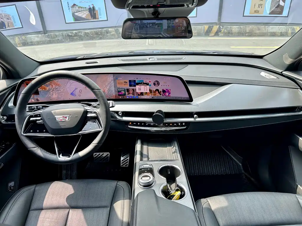 Cadillac XT5 — миниатюра 4