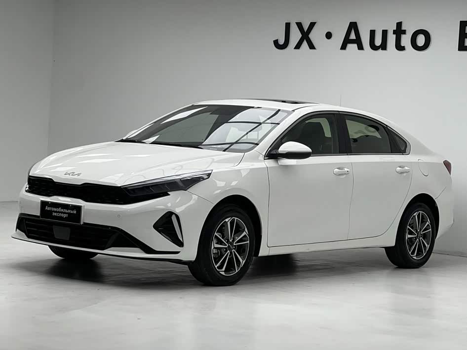 Kia K3 1.5 л 2024 г. Белый, пробег 3800 км