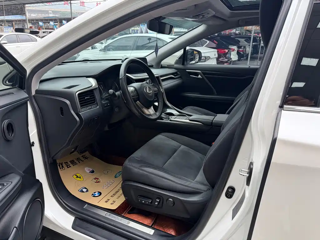 Lexus RX — миниатюра 9