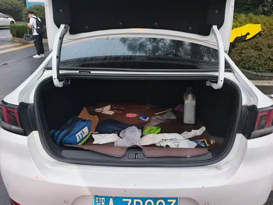 Peugeot 308 — миниатюра 4