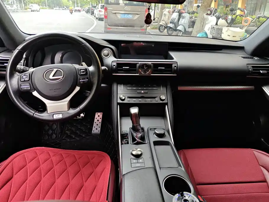 Lexus IS — миниатюра 12