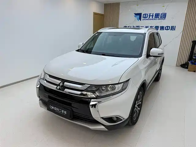 MITSUBISHI OUTLANDER 2018