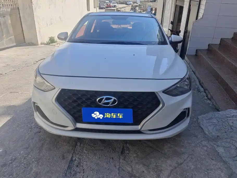 Hyundai Elantra — миниатюра 2
