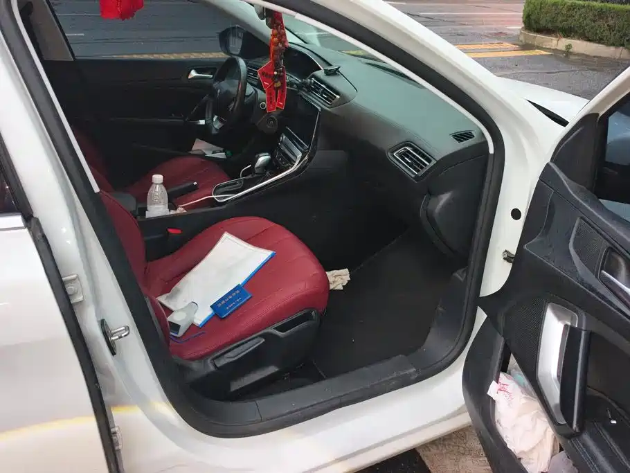 Peugeot 308 — миниатюра 8