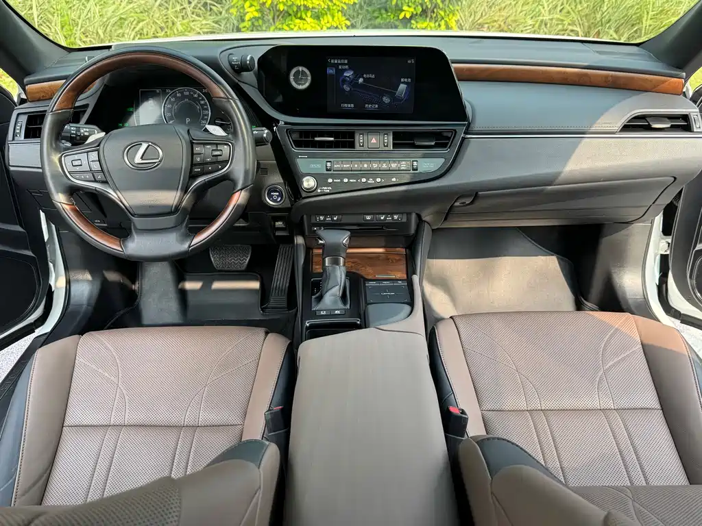 Lexus ES — миниатюра 6