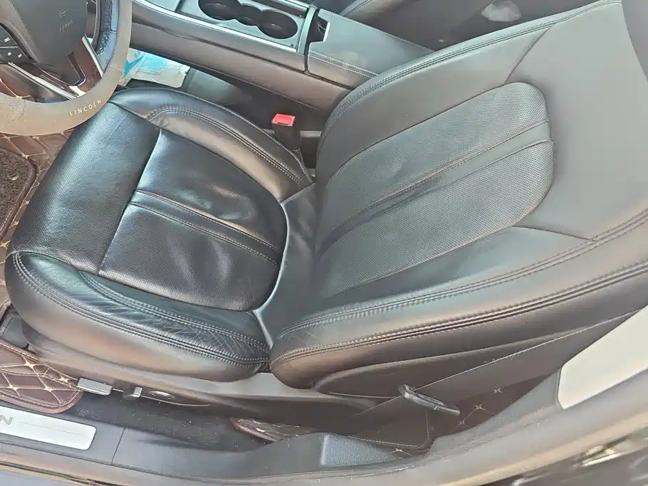 Lincoln MKZ — миниатюра 9