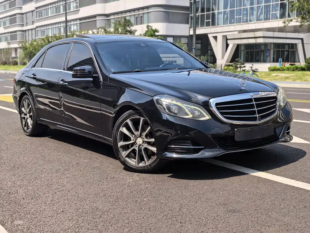 Mercedes-Benz E-Class — миниатюра 3