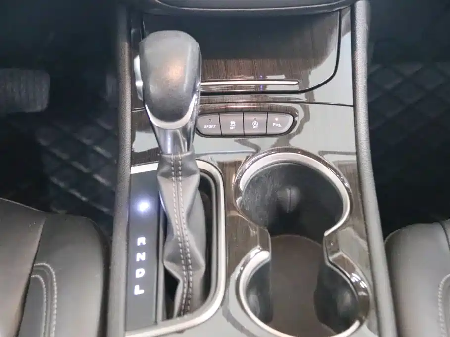 Buick Verano — миниатюра 10