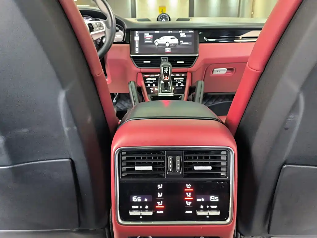 Porsche Cayenne — миниатюра 11