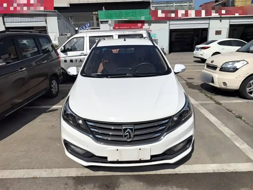 Baojun 310W — миниатюра 3