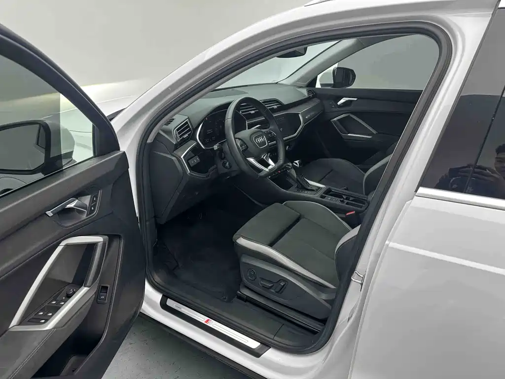 Audi Q3 — миниатюра 10