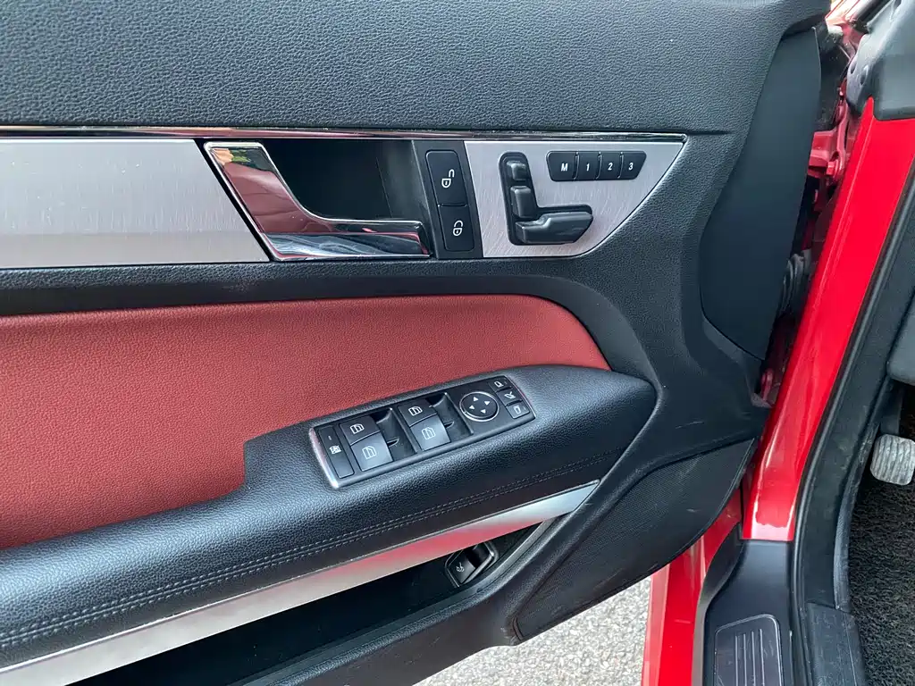 Mercedes-Benz E-Class (Import) — миниатюра 6